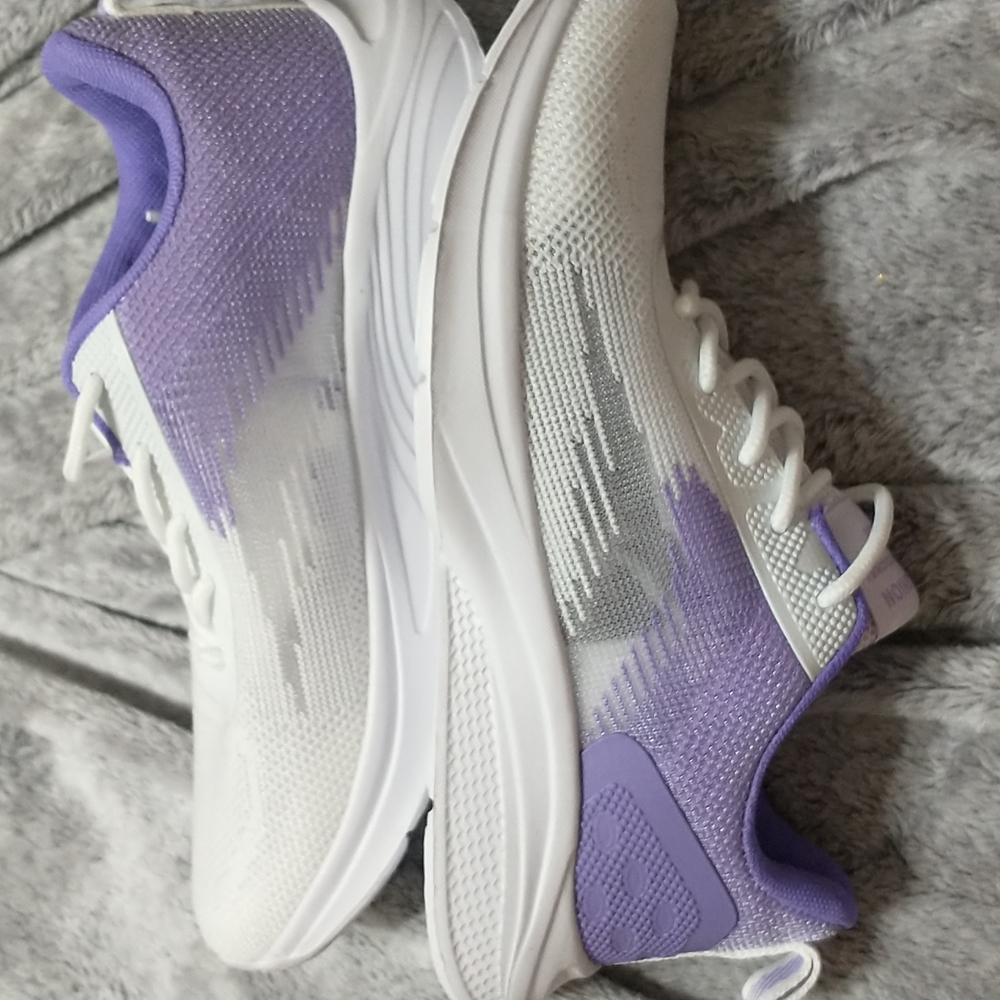 NWOT TENNIS SHOES EVERYTHING shoe SZ 39 - Picture 3 of 5